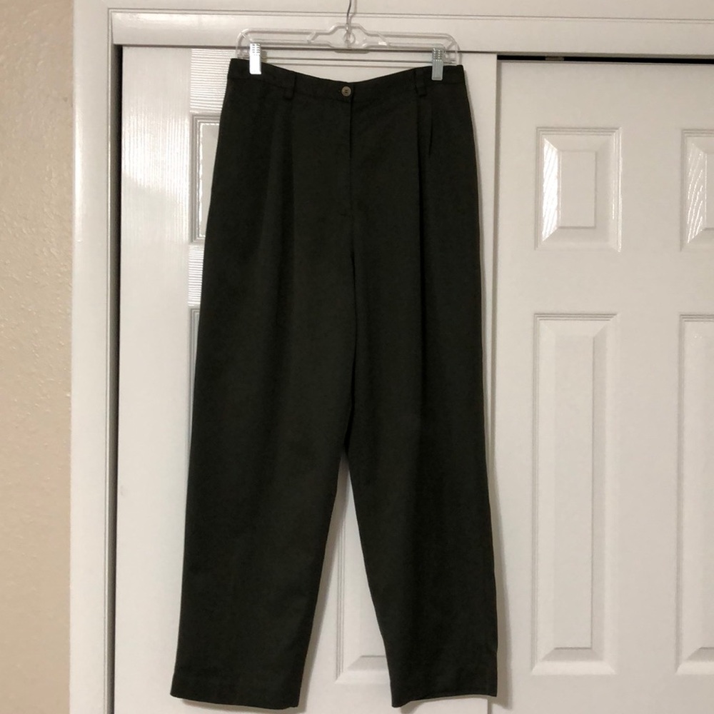 3/$10 Liz Claiborne Sz 14 Petite Green Khaki’s